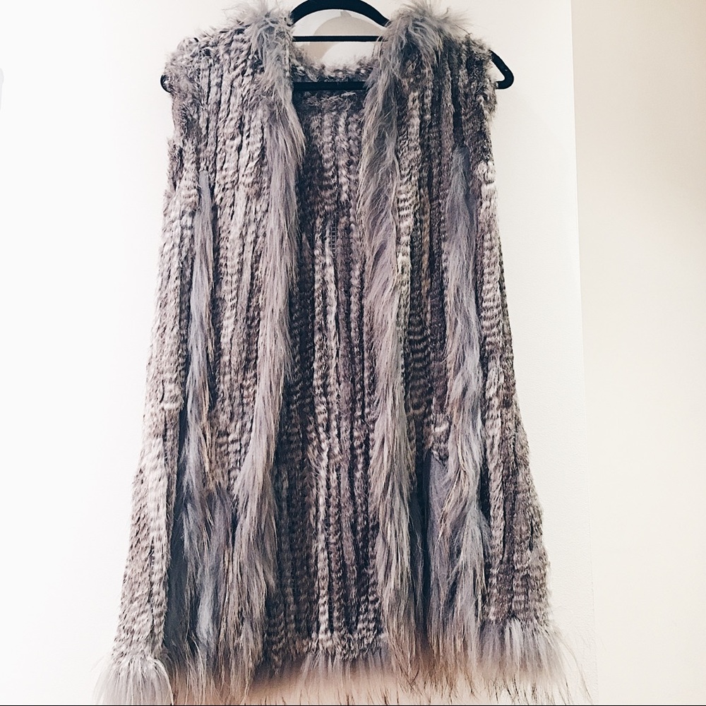 DOLCE CABO Sleeveless Hooded Grey Fur Jacket